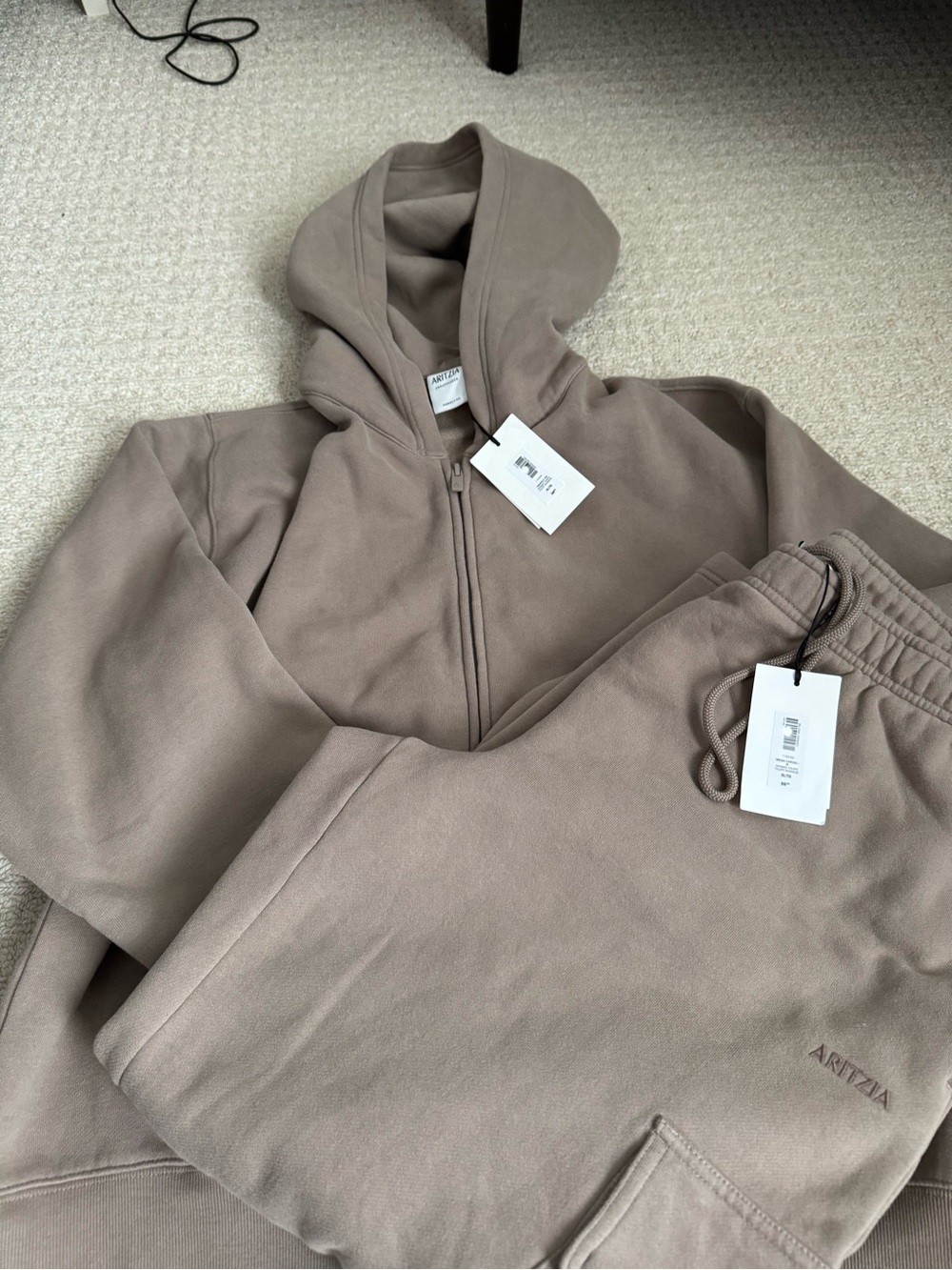 Aritzia Mega Nomad Taupe sweatsuit nwt size xl